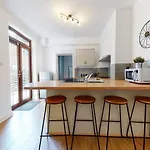 No10 Seaside - Ground Floor Apartament *